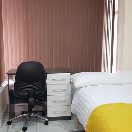Double Ensuite Rooms Near City Centre Бірмінгем Екстер'єр фото