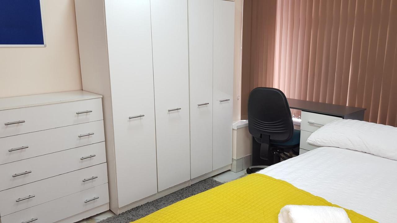 Double Ensuite Rooms Near City Centre Бірмінгем Екстер'єр фото