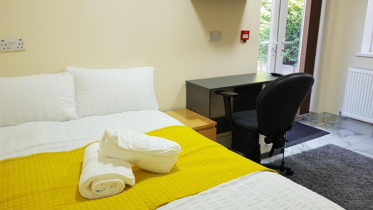 Double Ensuite Rooms Near City Centre Бірмінгем Екстер'єр фото